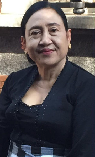 Ketua Pakis Desa Adat Bugbug, Ibu Nyoman Suryati
